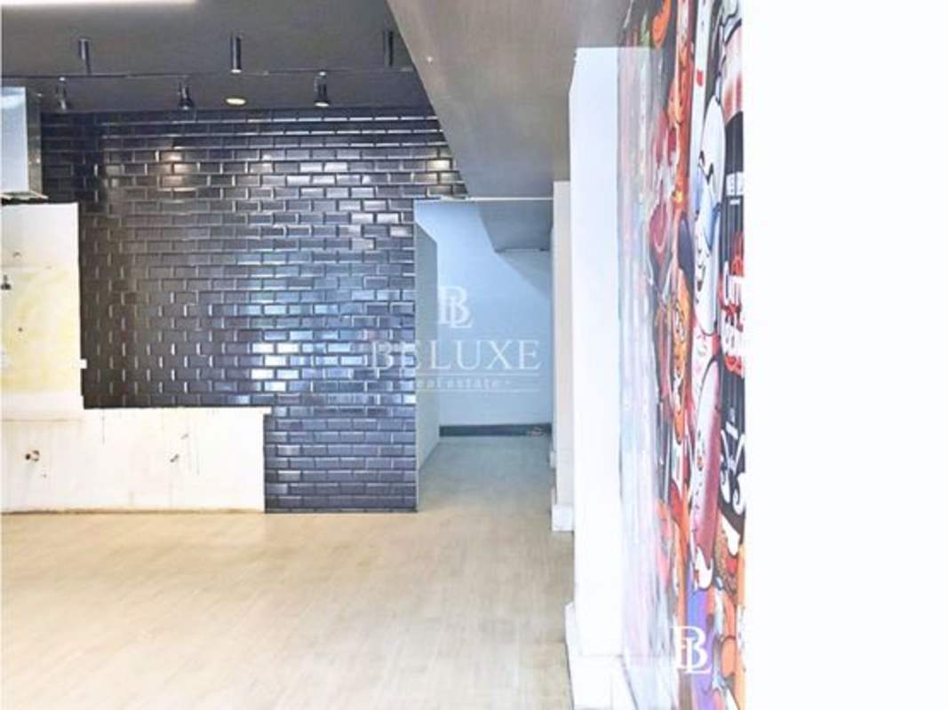 Interior commercial space with modern finishings at Plaza 66 San Francisco for lease