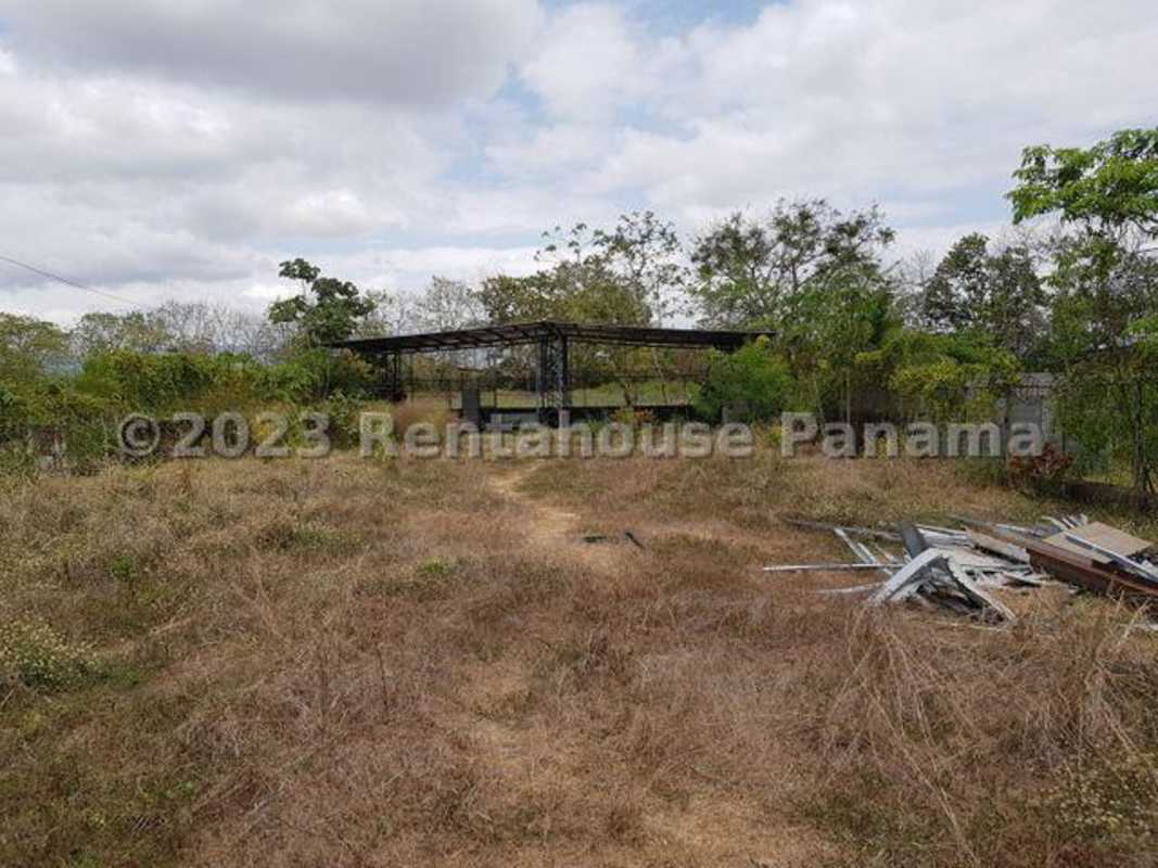 Commercial Land 1000m² Opposite Parque Industrial 24 de Diciembre