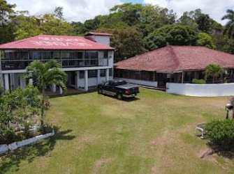 Ranch-style one-level house with big yard, Colón Panama surf countryside