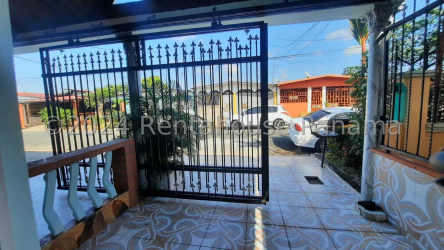 Glass fronted retail or office space interior in mixed-use Panama Oeste house for sale