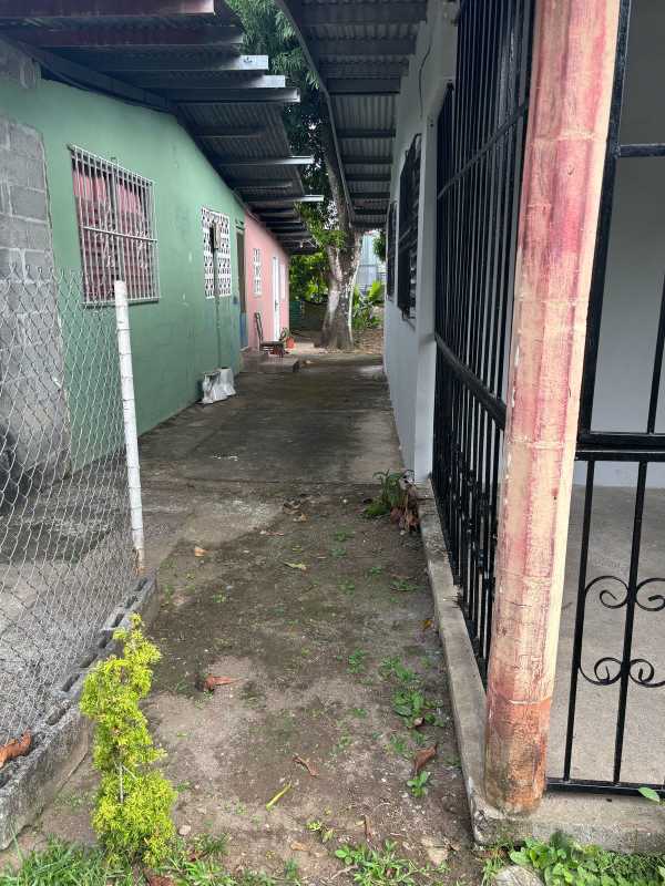 Spacious fenced backyard with shady trees Urbanización Automotor San Miguelito Panama