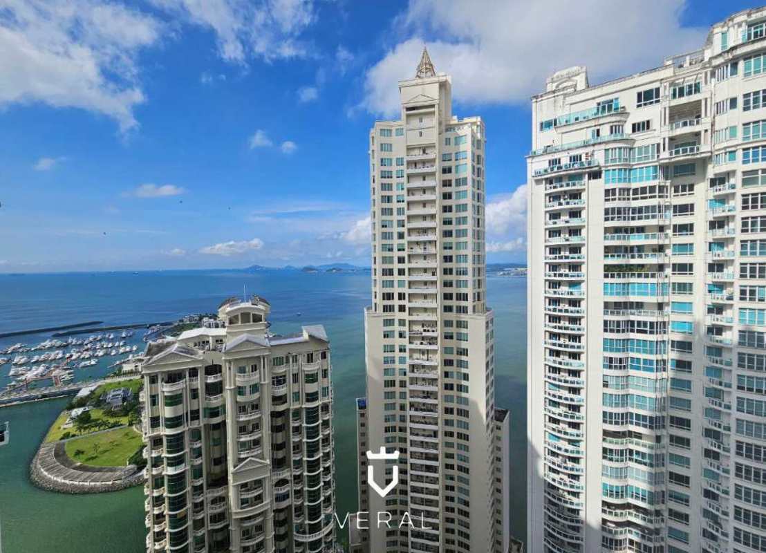 Waterfront towers with marina views in Punta Pacifica Panama PH Oasis on the Bay