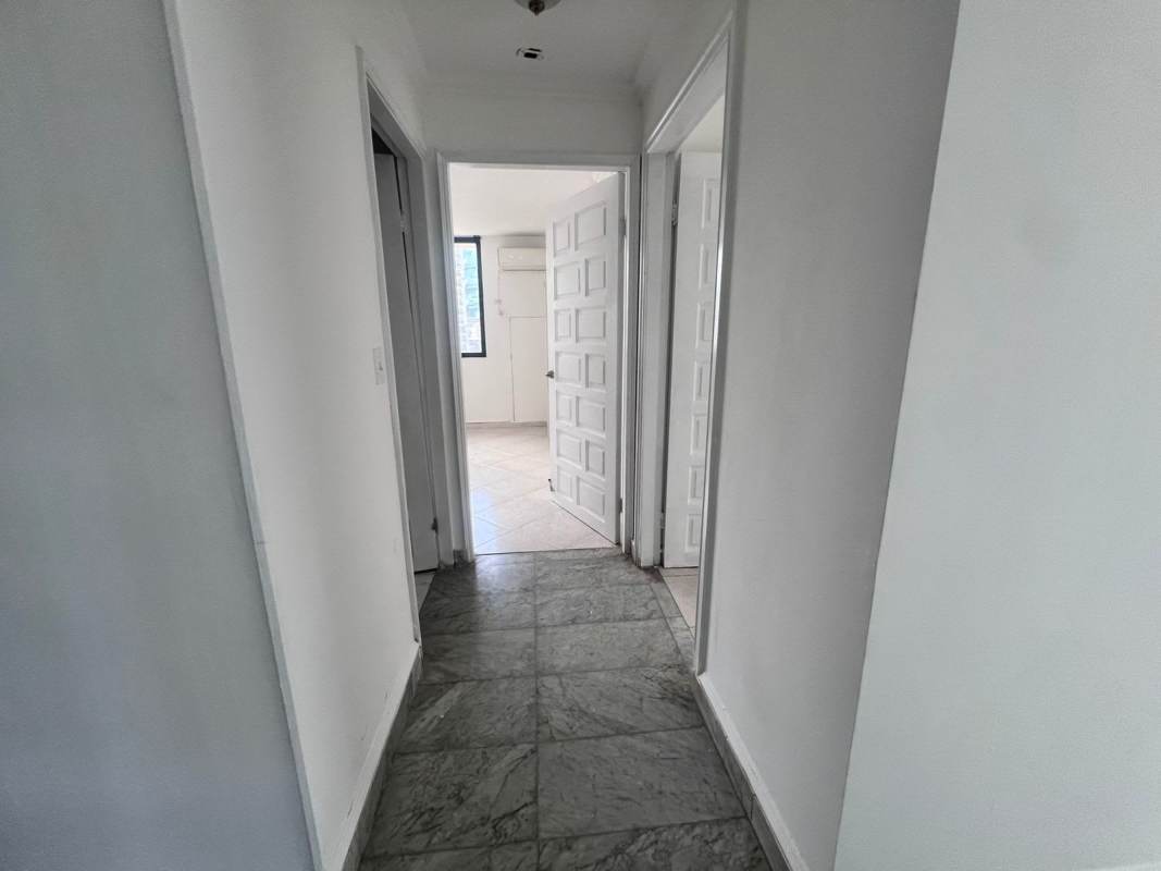 Bright interior hallway in apartment with marble flooring PH Vista Tower Panama