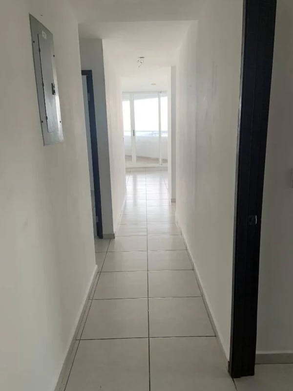 Secondary bedroom with built-in closet in PH Bay View Panama City apartment