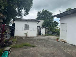 Multi-family House with Rental Units for Sale in Parque Lefevre / Rio Abajo - 9 bedrooms