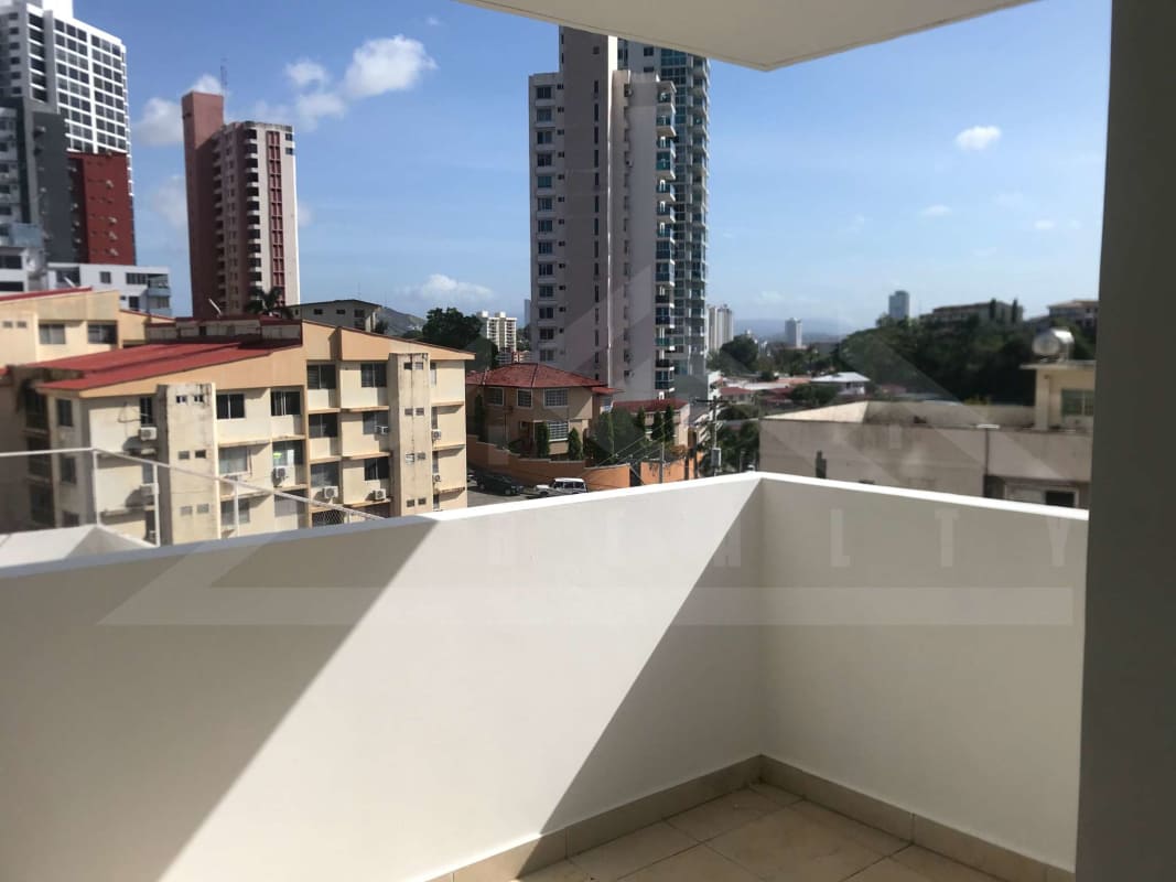 Outdoor BBQ area with bar counter in PH Villa de las Fuentes apartment complex Panama