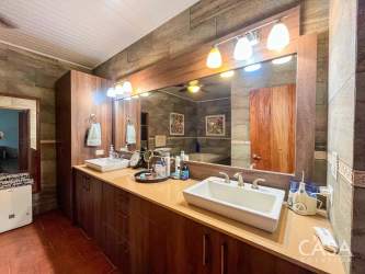 Greenhouse with irrigation system ideal for farming Cochea David Panama