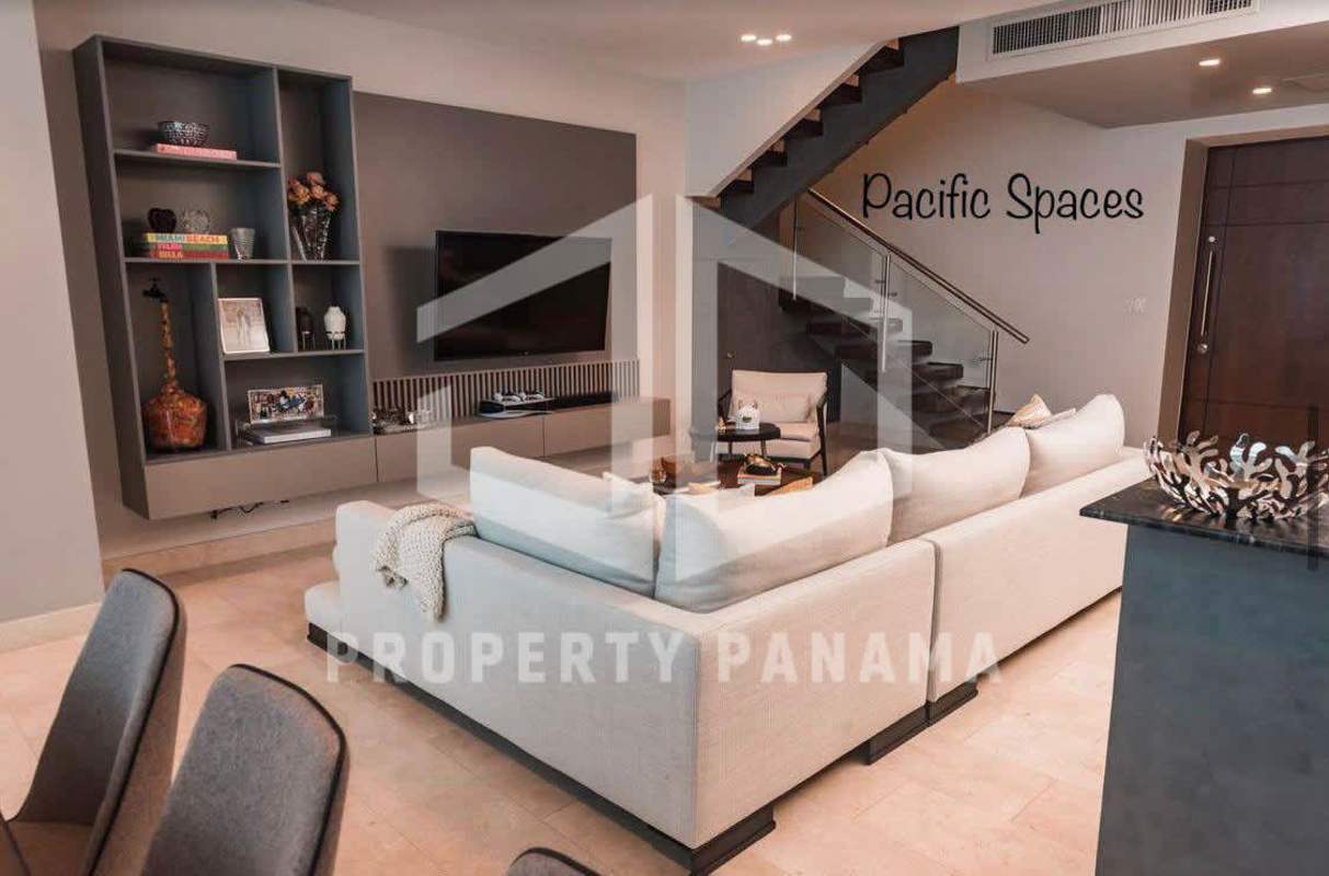 Remodeled kitchen with granite countertops and appliances PH Pacific Village Punta Pacifica Panama