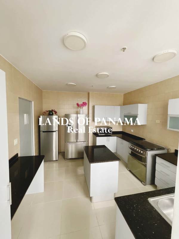 Furnished secondary bedroom with closet and AC in PH Mandarin Bay Panama City