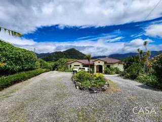 House for Sale in El Salto - 3 bedrooms