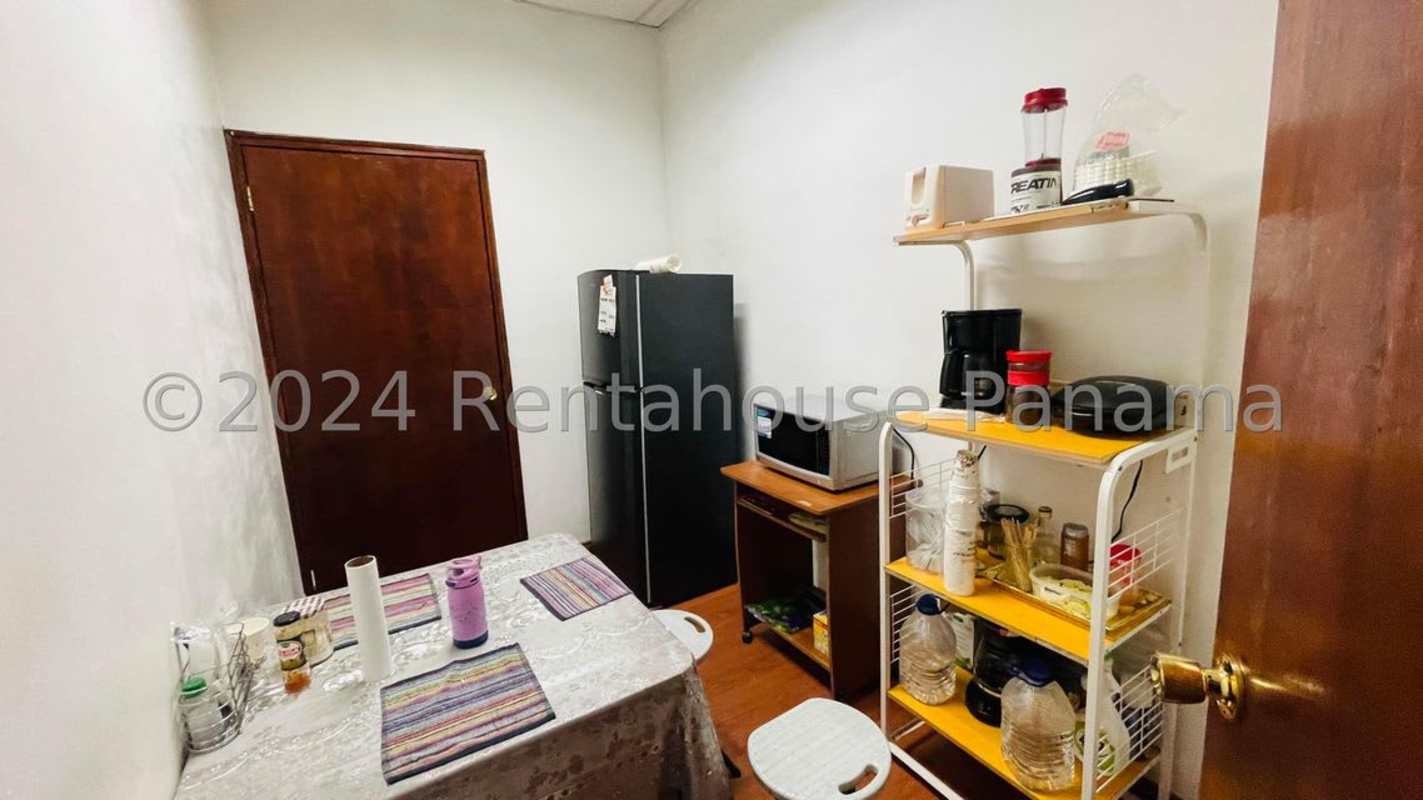 Commercial reception lobby with counter, waiting chairs, staircase Juan Díaz Panama