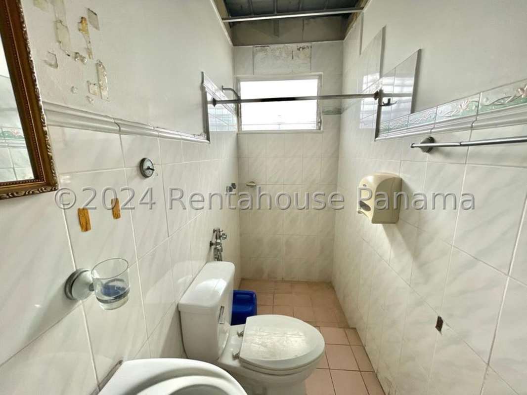 Urban backyard patio with city skyscrapers commercial property San Francisco Panama