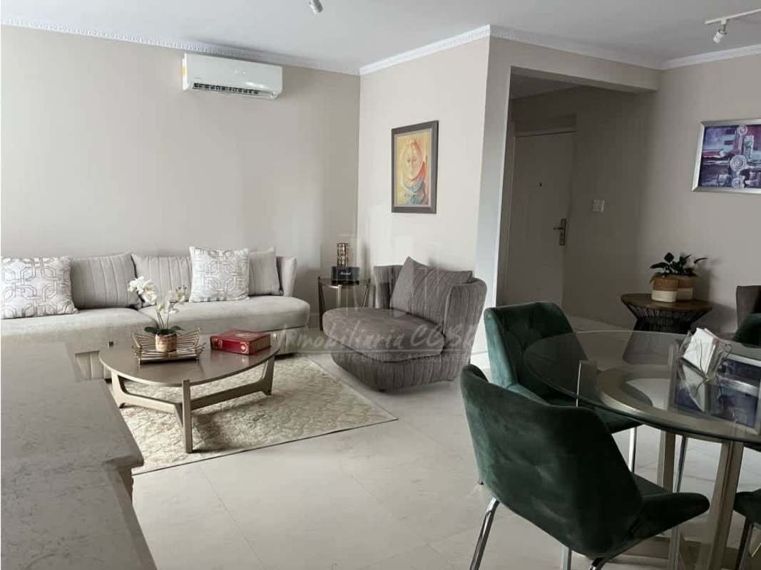 Furnished bedroom with large window, AC, built-in closet in PH Dalí Panama City