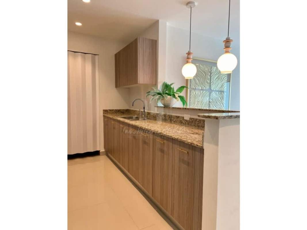 Balcony with skyline and downtown views from PH Lemon Tower Calle 50