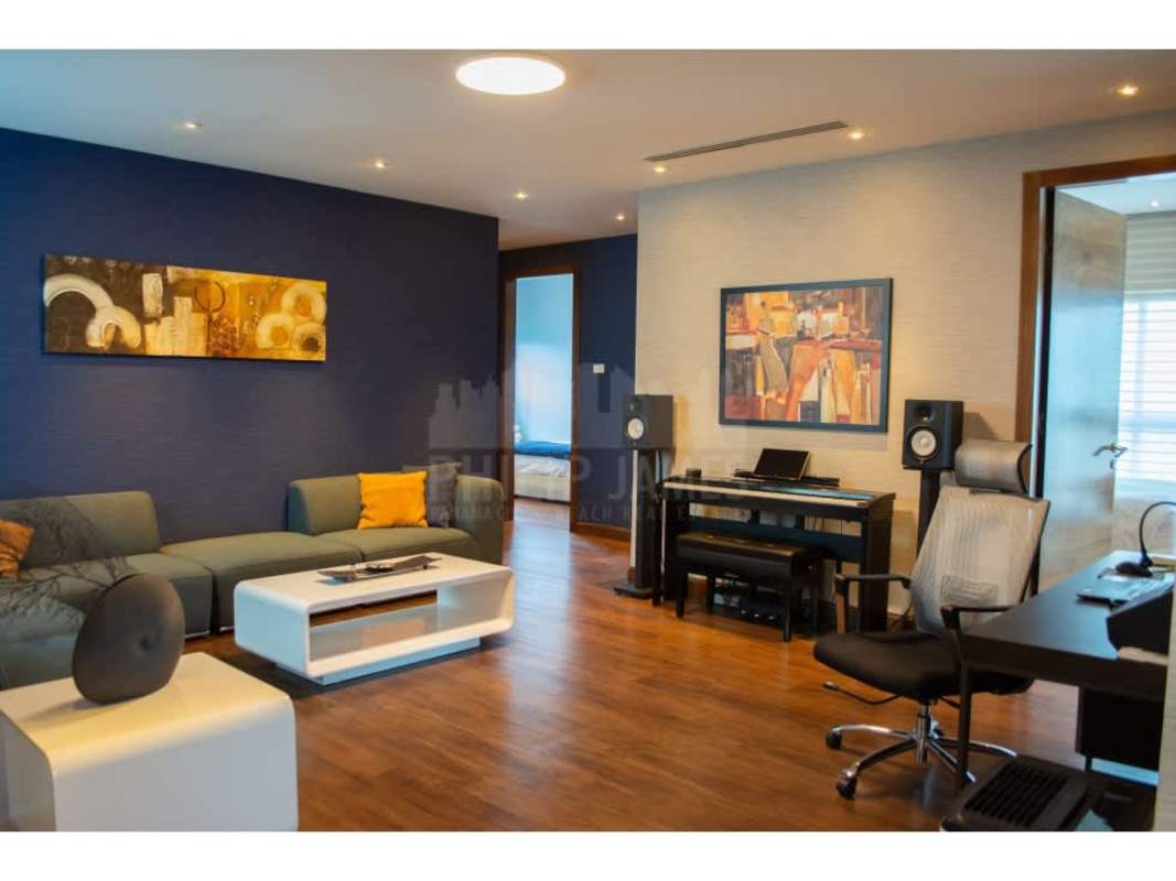 Elegant dining space with panoramic views of Panama City and the Pacific Ocean