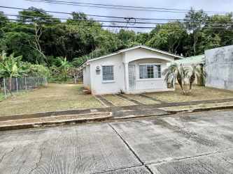 Unfurnished bedroom with tile floor and security window in Quintas del Pacífico La Chorrera Panama