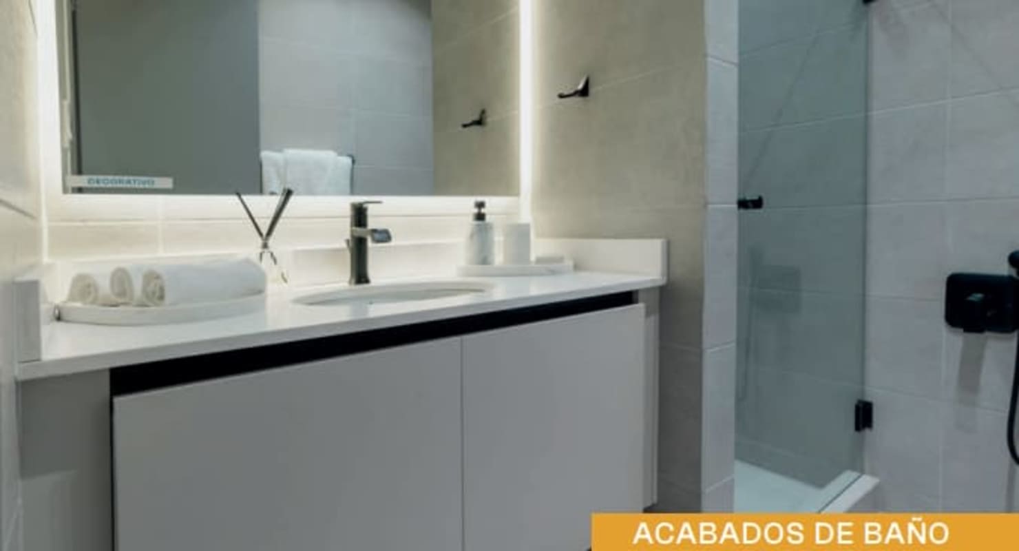 Bedroom with window and space for queen bed in PH Vía España Park Lefevre Panama