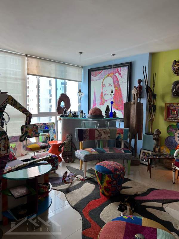 Secondary bedroom with closet space in PH Bella Vista Residences apartment Panama City