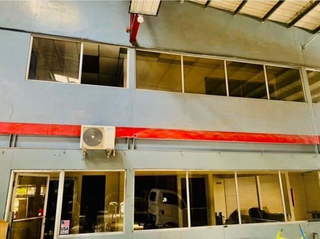 Commercial Warehouse and Retail Space for Rent in 12 de Octubre - 0 bedrooms