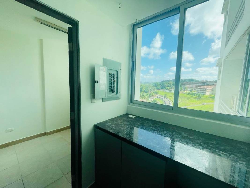 Bedroom second split AC built-in closet bright window Clayton Panama