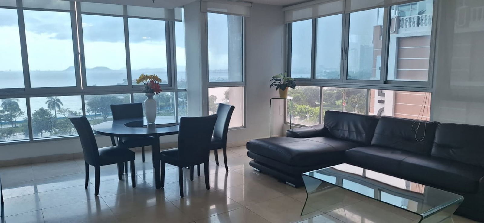 Modern dining space with Pacific ocean views in PH Villa del Mar Panama City