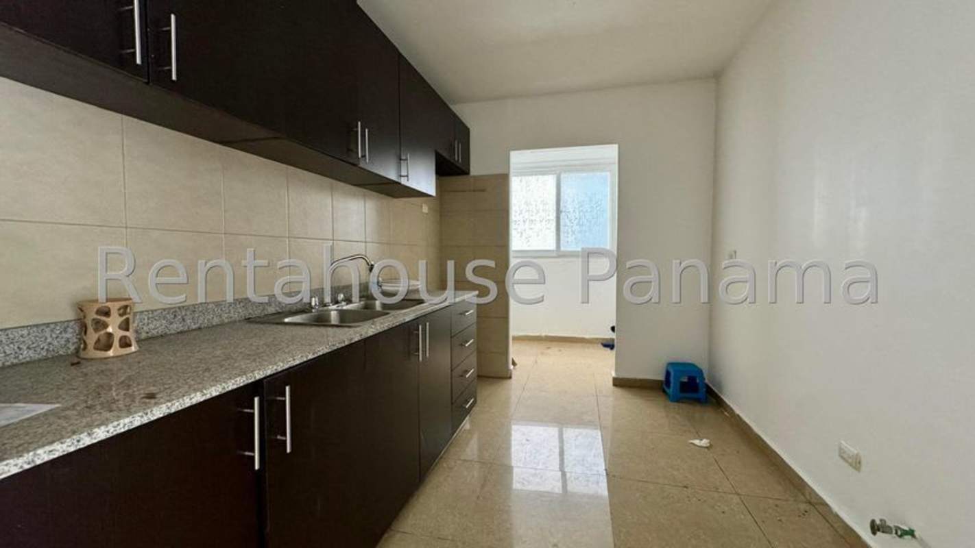 Bathroom with glass shower enclosure and modern fixtures at Urbis Tower Panama