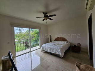 Apartment for Sale in Santa Maria - 4 bedrooms