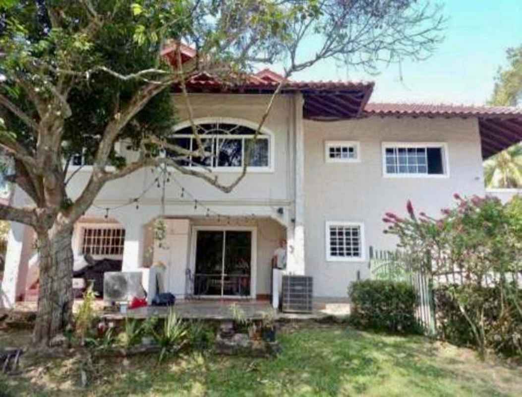 Investment Corner Property with 8BR Albrook in Balboa - View 2