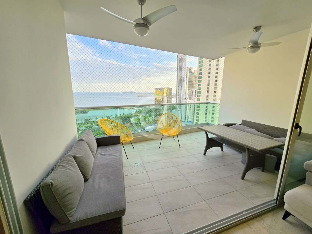 Luxury 3BR Apartment with Ocean & Park Views at PH Costanera