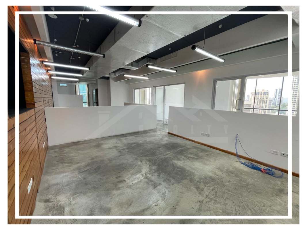 Spacious bright workplace office for lease PH BICSA Financial Center Obarrio Panama