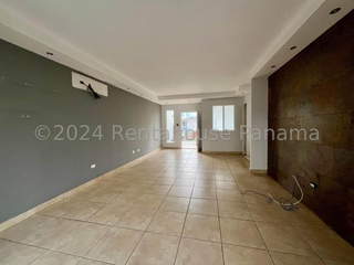 House for Sale in San Antonio - 3 bedrooms