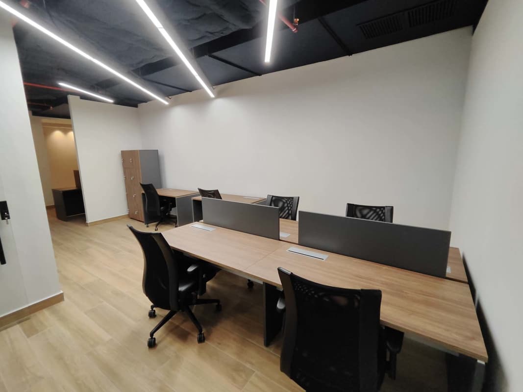 Modern shared workspace with panoramic city view PH Financial Park Costa del Este