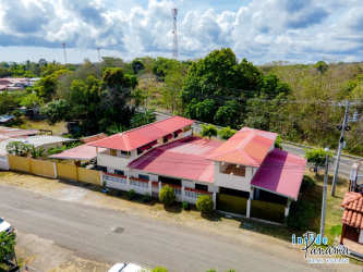 Spacious 8BR Guesthouse with Commercial Potential in Pocri Pedasi