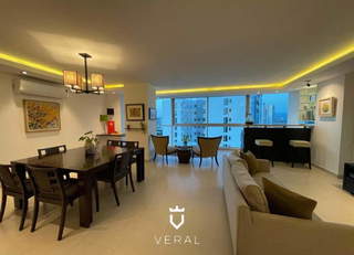 Apartment for Sale in San Francisco - 3 bedrooms