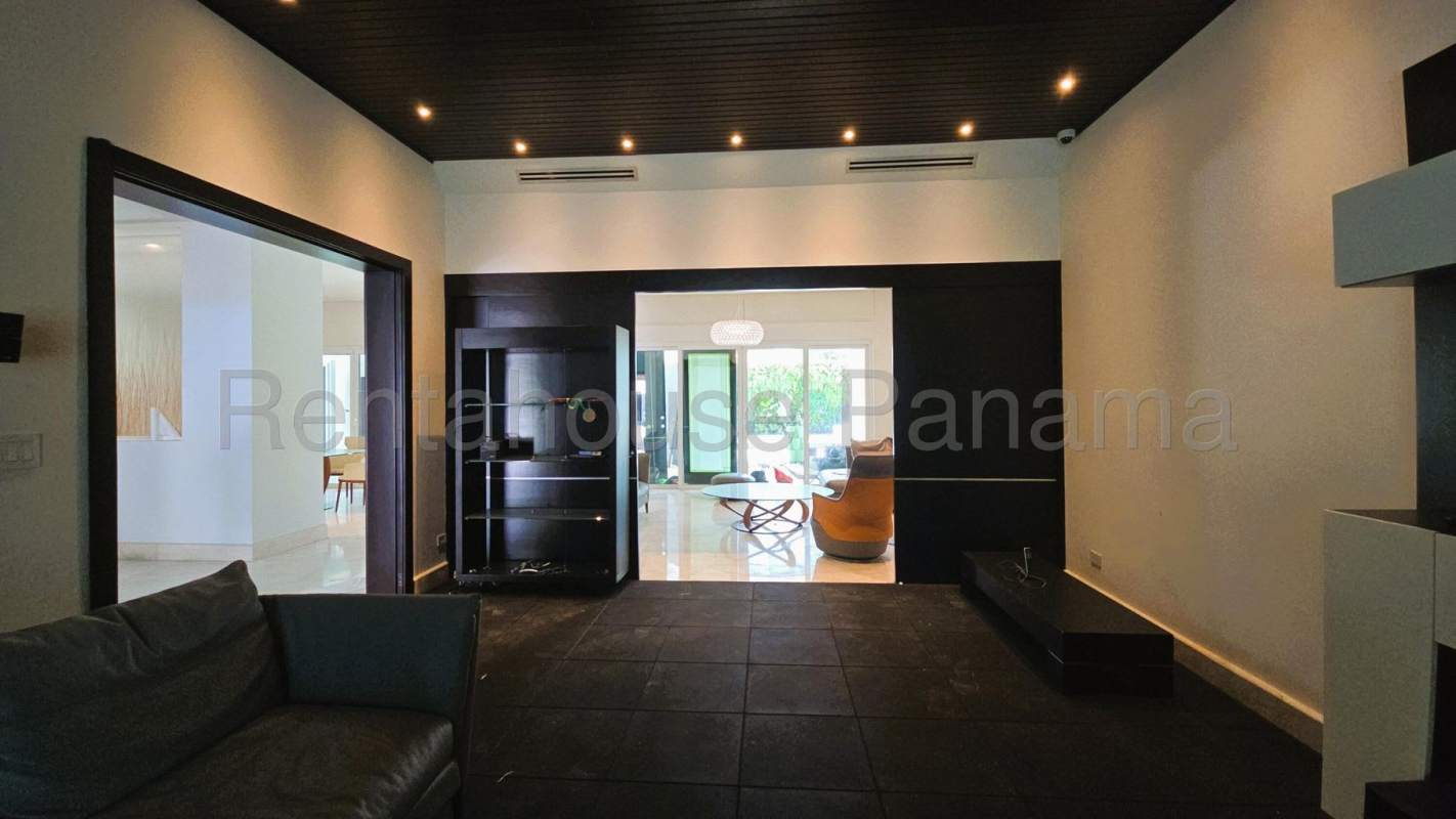 Contemporary master bathroom with double vanity and glass shower Costa del Este
