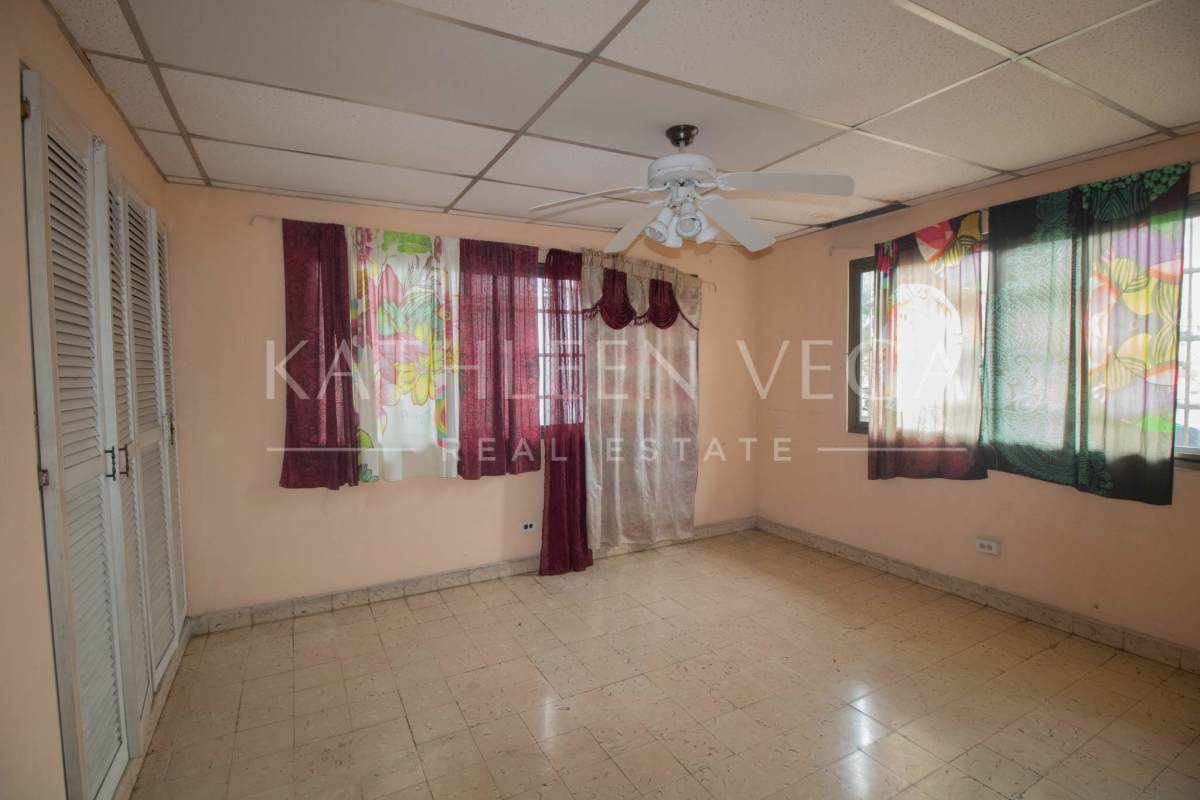 Covered outdoor utility area with sink and patio in Carrasquilla San Francisco Panama City