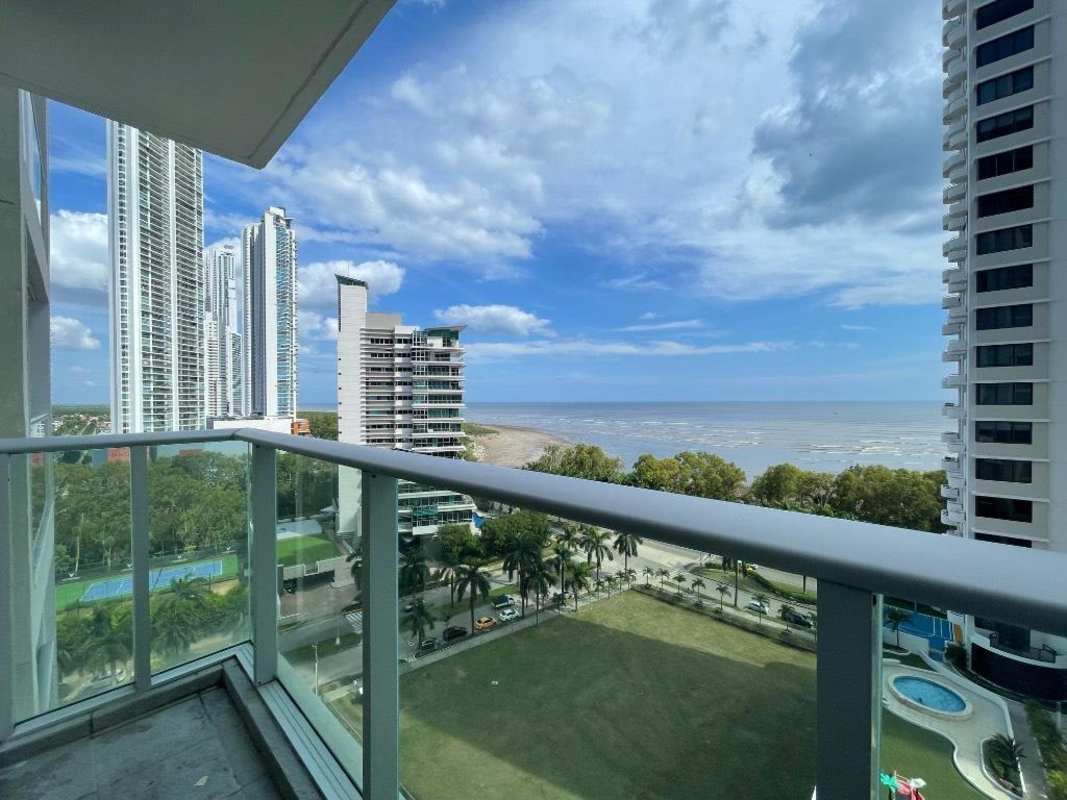 Balcony with oceanfront and panoramic city views in PH Lumiere Costa del Este Panama