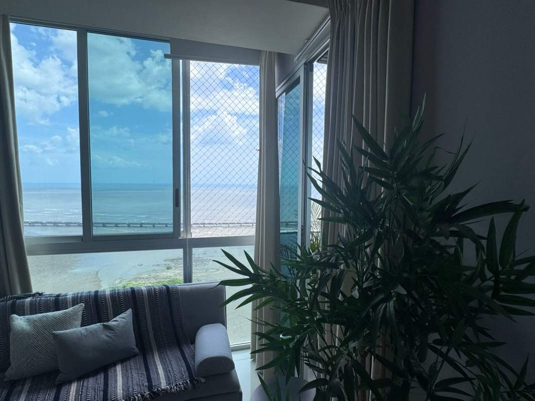 Master bedroom with built-in closet, AC, large windows with ocean panorama in PH Acqua Panama