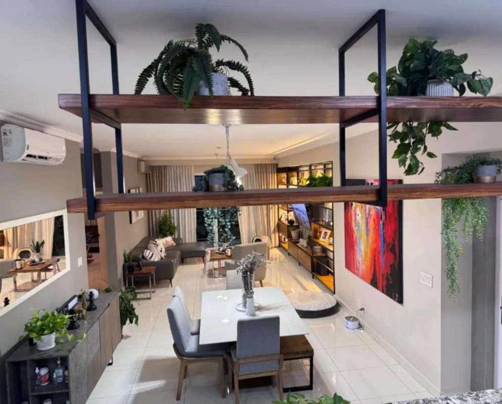 Dining space with large windows and porcelain tile PH Acqua Coco del Mar Panama