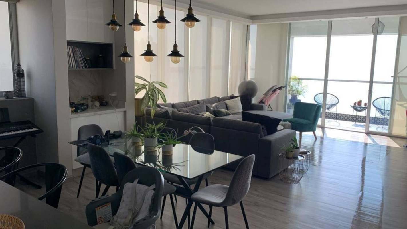 Custom remodeled kitchen with quartz countertops premium appliances in PH BICSA Tower Panama