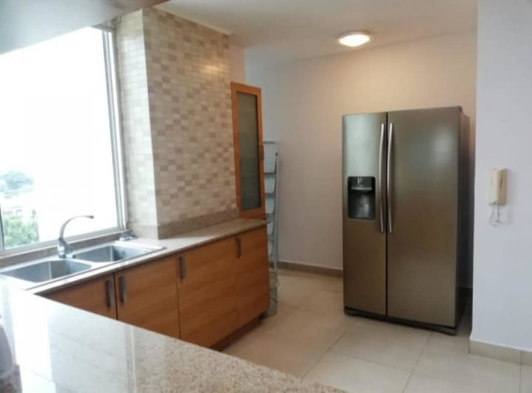 Spacious master bedroom with ensuite bath furnished PH San Francisco Bay Panama City