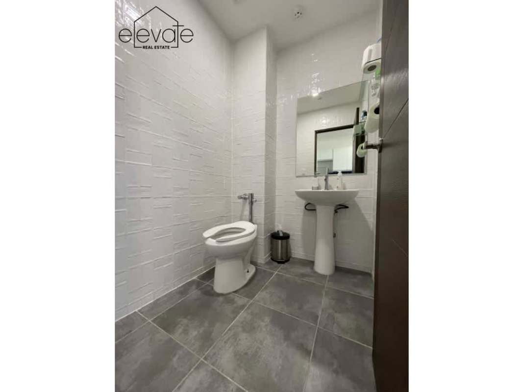 Furnished executive office space with window views in Financial Park Tower Panama