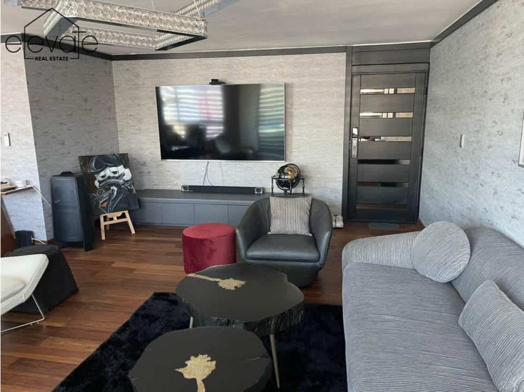 Bedroom with large windows and skyline view PH Miraluz Punta Paitilla