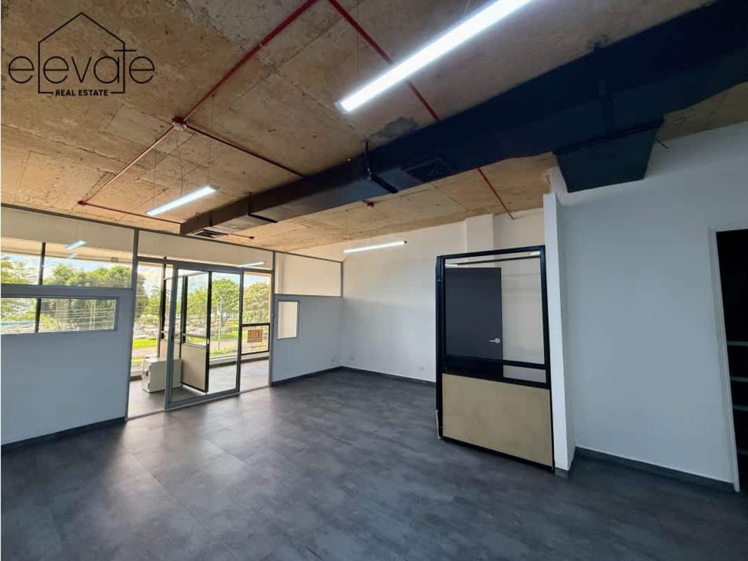Private industrial style enclosed office with natural light in Galería Balboa Panama
