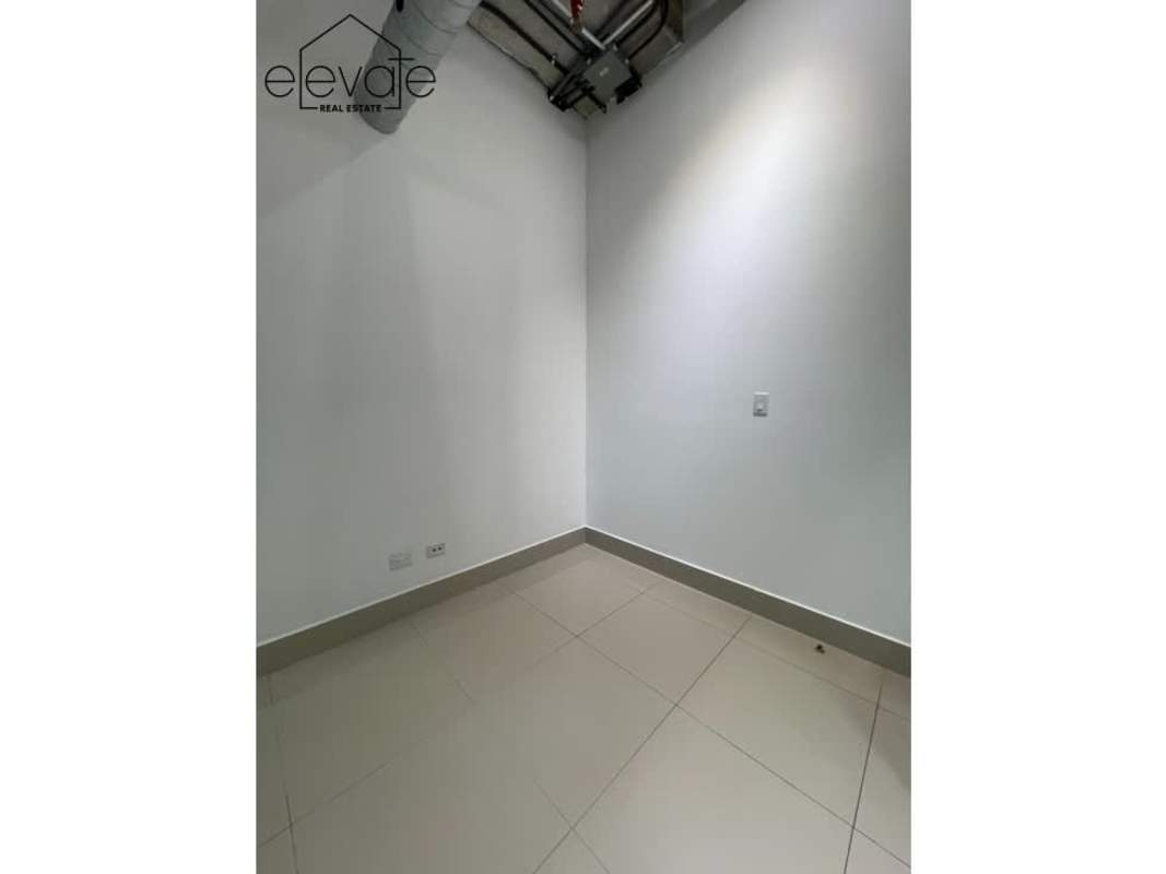 Flexible interior office space with fluorescent lights and air conditioning Plaza Habitat Bella Vista Panama