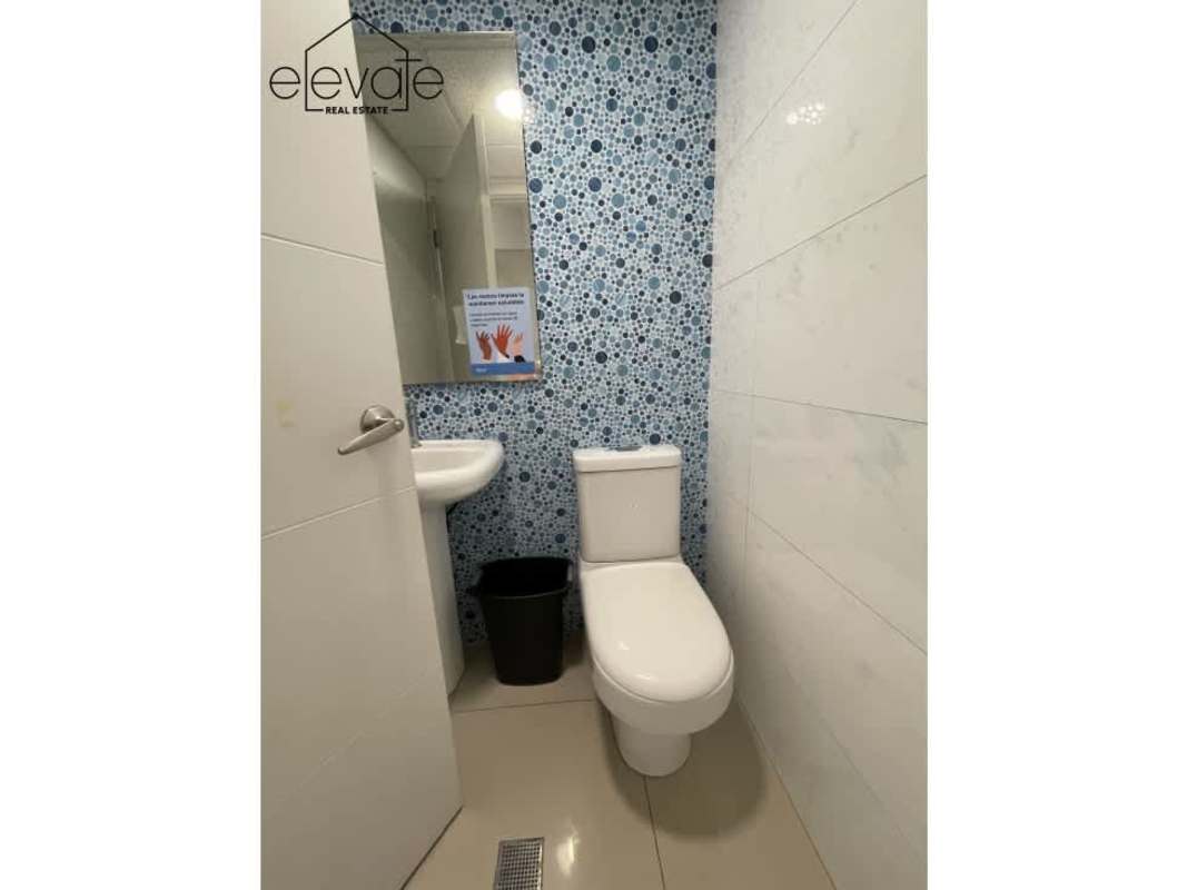 Glass partitioned private office space with AC in Plaza Habitat Bella Vista Panama