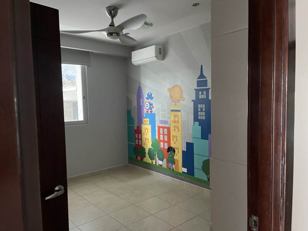 Secondary bedroom with walk-in closet and ensuite bathroom PH Costa Real Tower Panama