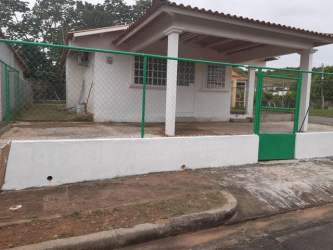 Spacious fenced backyard with covered terrace in Valle Bonito La Chorrera Panama
