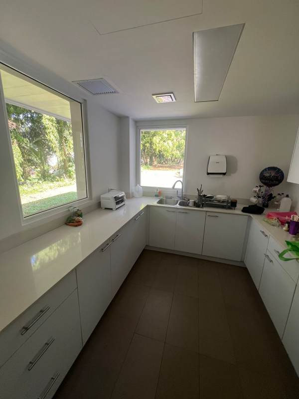 Spacious Modern Office for Rent in Ancón Quarry Heights