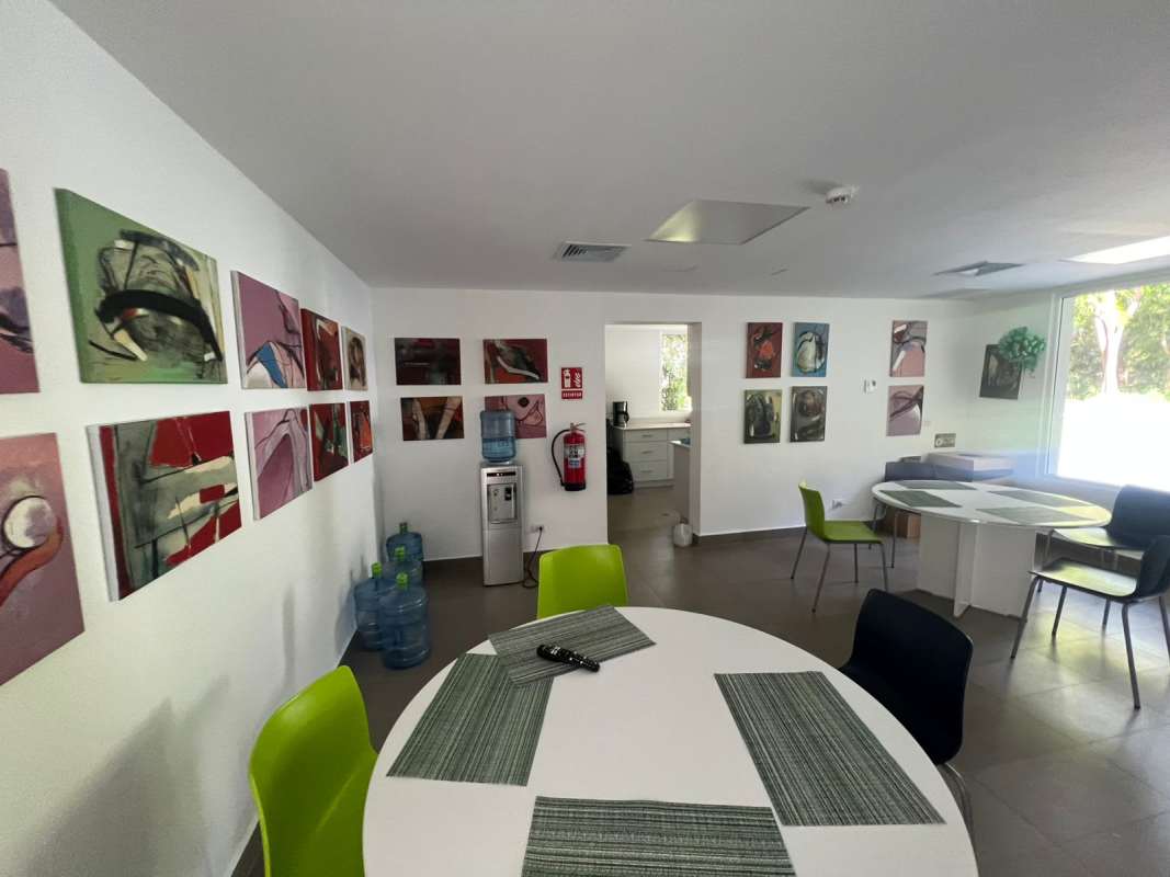 Contemporary dining and lounge space for staff at Quarry Heights Business Plaza Panama